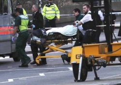 بريطانيا: 5 مصابين في حادثتي طعن في مركز مدينة شيفيلد والشرطة توقف أربعة مشتبه بهم