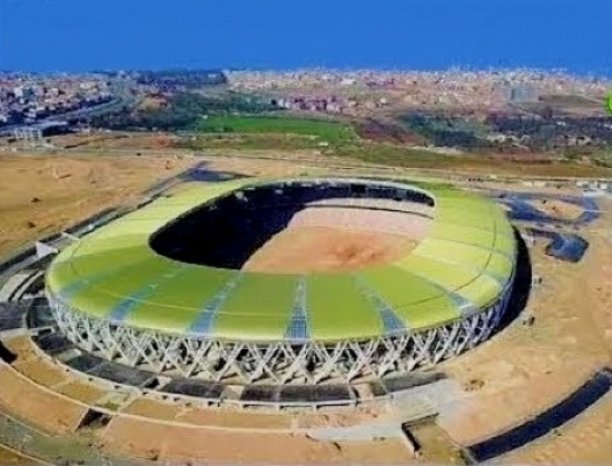 والي وهران: استلام الملعب الجديد في شهر جوان كأقصى حد