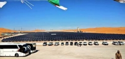 بدوي يشرف على تدشين أكبر محطات الطاقة الشمسية في الجزائر ببئر الربع