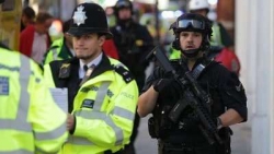 بريطانيا: اعتقال شاب في مدينة كنت للاشتباه بصلته بتفجير مترو الأنفاق بلندن
