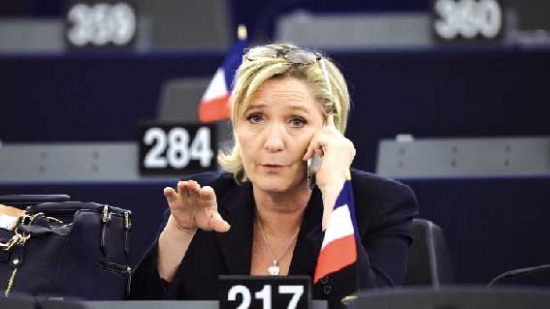 قضاة فرنسيون يطلبون رفع الحصانة عن مارين لوبان