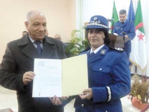 قداوي صورية.. أول امرأة تحوز  على رتبة عميد شرطة بمعسكر