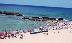 الداخلية : استغلال الشواطئ المسموحة للسباحة يبقى حر ومجاني