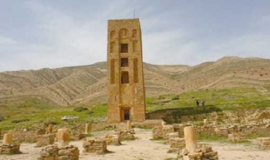 المعلم التاريخي قلعة بني حماد بالمسيلة عرضة للسرقة والتخريب