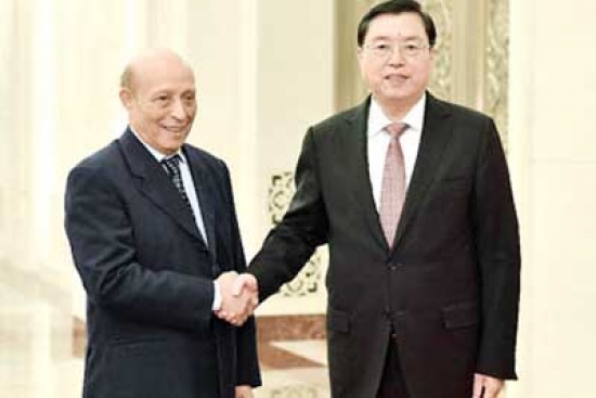 ولد خليفة يتحادث ببكين مع رئيس اللجنة الدائمة للمجلس الوطني لنواب الشعب الصيني