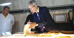 برمجنا ترميم ثلاثين ألف مخطوط هذا العام