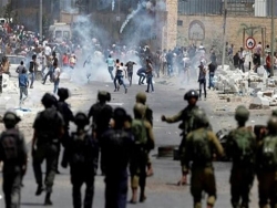 فلسطين: إصابات بالاختناق والرصاص في الضفة الغربية وقطاع غزة جراء قمع قوات الاحتلال
