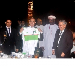 سفير الجزائر بعُمان يقيم مأدبة عشاء على شرف وفد الفريق الوطني العسكري الجزائري