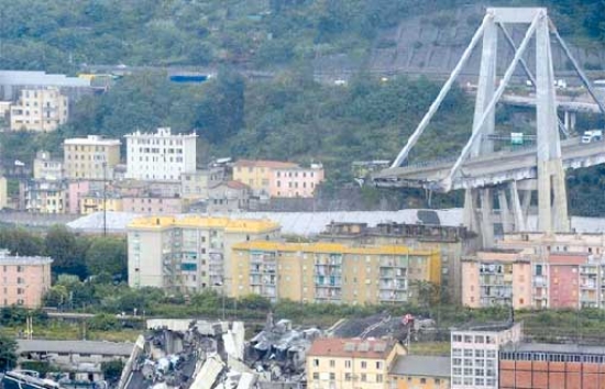 خطأ بشري وراء انهيار جسر جنوة بإيطاليا