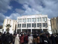 الطلبة ينظمون وقفات احتجاجية بجامعات الجزائر العاصمة