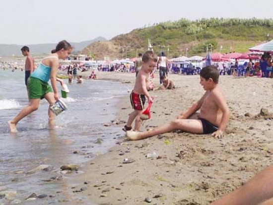 شواطئ بومرداس تستقبل 9,6 مليون مصطاف خلال شهر أوت