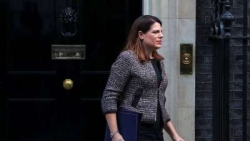 بريطانيا : العثور على مادة مشبوهة في مكتب وزير الهجرة