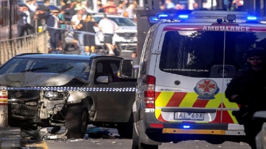 أستراليا: مواطن يصدم سيارة شرطة ويطعن شخصًا في سيدني ثم ينتحر