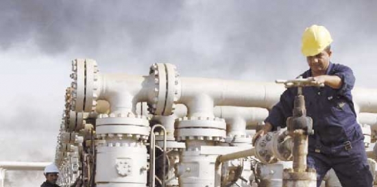أسعار النفط فوق 77 دولارا وتوازن السوق واستقرار الأسعار مرهون بقرارات توافقية