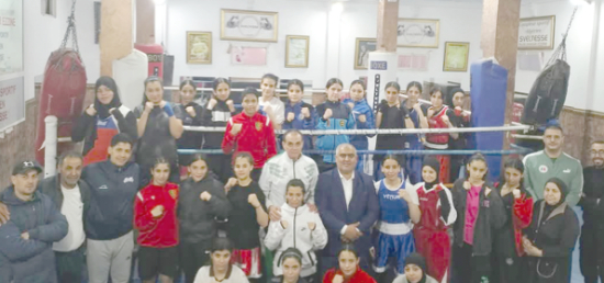 شبــــــــــــــــلات الملاكمـــــــــــــة الجزائريــــــــــة تواصلـــــــــن التّحضــــــــــــيرات المكثّفـــــــــــة