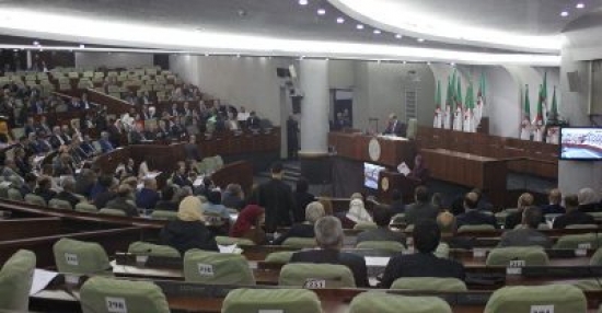 المجلس الشعبي الوطني يصادق بالأغلبية على مشروع قانون المحروقات