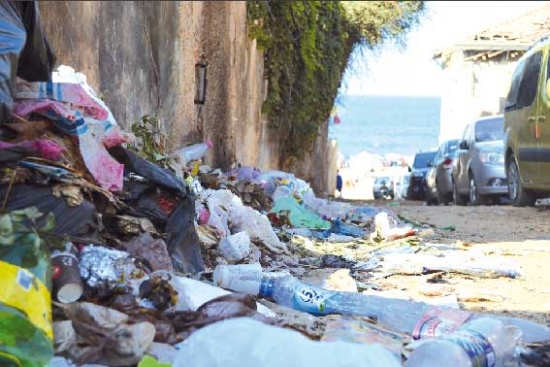 بلديات تيبازة تقضي على فوضى القمامات والنفايات