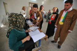 الأكراد يؤيدون انفصال إقليمهم عن العراق... وبغداد تطالب بإلغاء الاستفتاء والإبقاء على عراق موحد
