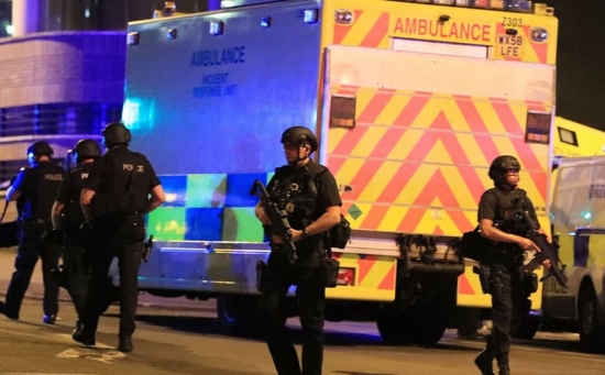 الشرطة البريطانية: 19 قتيلا و50 جريحا في انفجار وقع بمانشستر