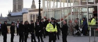 بريطانيا: إصابة عدد من المارة صدما بسيارة أمام البرلمان وتوقيف السائق