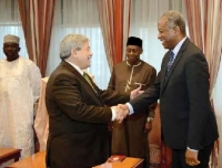 أويحيى يستقبل وزير  الخارجية النيجيري