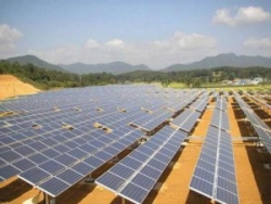 تقديم مشروع الطاقة الشمسية الكبير للجزائر بواشنطن