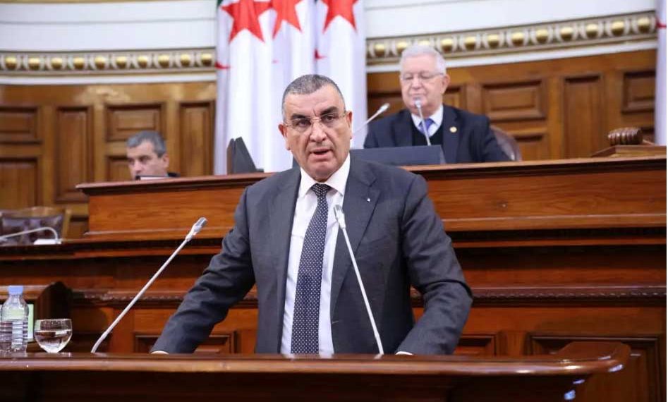 مشاريــع ربـط الموانـئ بالطّريــق السيـار..تنطلـق قريبــا