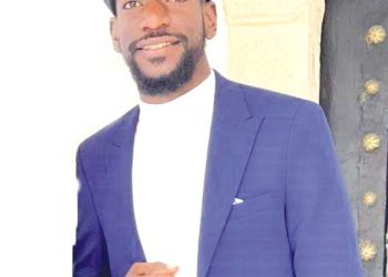 ”إشراقات تشكيلية”.. صوت الصحراء في داخلي