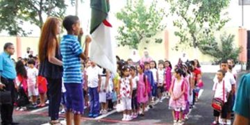 المنظومـة التربوية أولويـة الأولويـات..والمعلــم كـاد أن يكــون رسولا