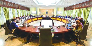 نمـوذج حوكمة عصري وفق الرقمنة الشاملـة كأسـاس لـلأداء الإداري