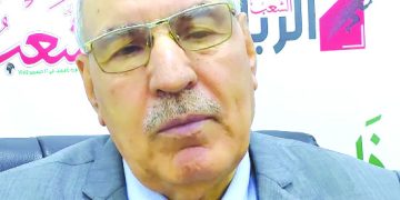 التجريـد مـن الجنسية الأصليــة يتـمّ بمرسوم رئاسي