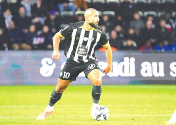 حيماد عبدلي يدخل دائرة اهتمامات إشبيلية الاسباني