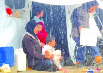 الأمطار تُغرق مستشفى الشّفاء  وخيم النّازحين..والبرد يقتل رضيعا