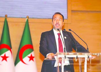 ثقة ويد بيد من أجل الإقتصاد السيّد والرابح..