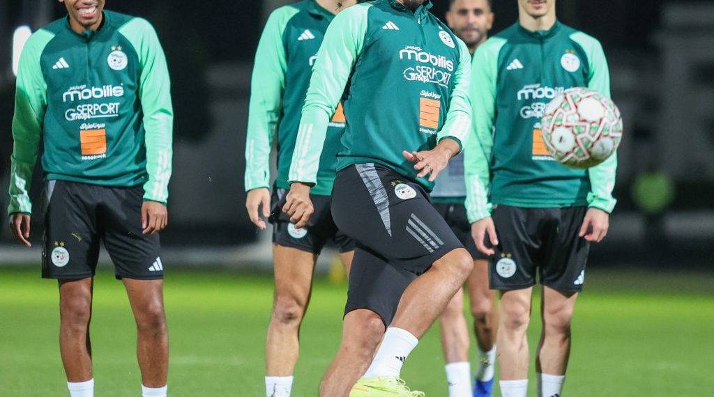 ”الخضـر” يكثّفـون تحضيراتهم ويرفعــون التحـدي