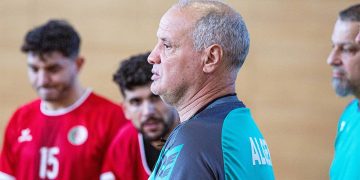 المنتخب الوطني يواصل تحضيراته المكثفة بعين البنيان