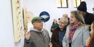 ”مادة للتأمـل”..سفـر في رحاب الألـوان بتيـزي وزو