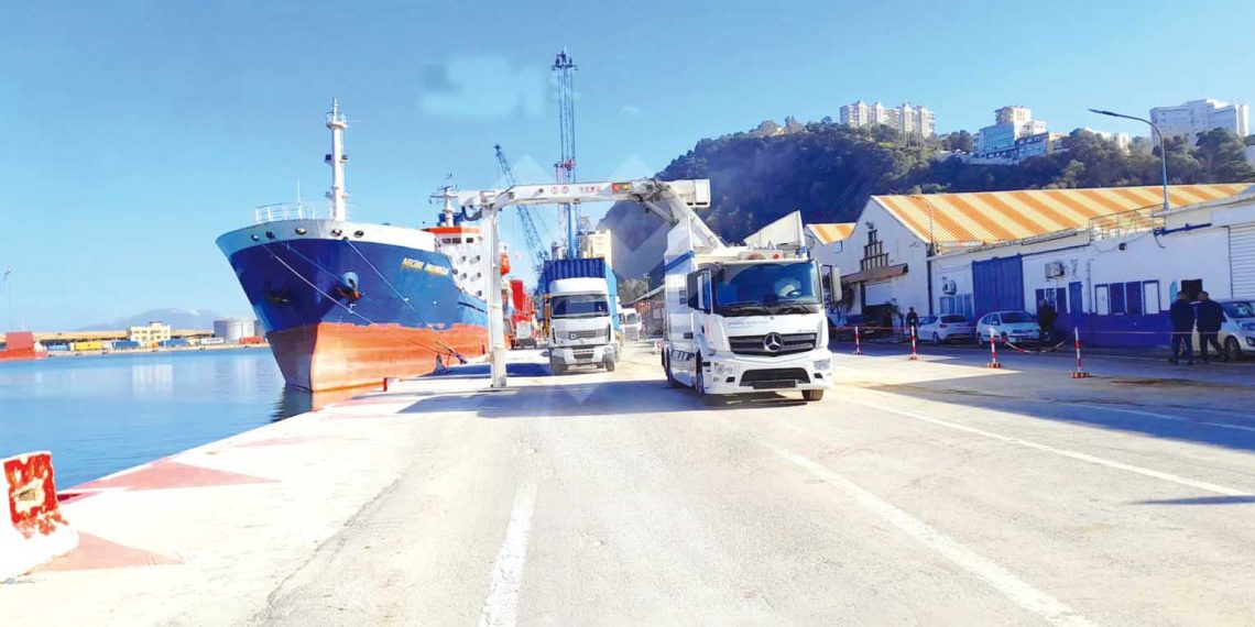 سكيكدة..المينـاء يستأنـف استقبال سفـن البنزين