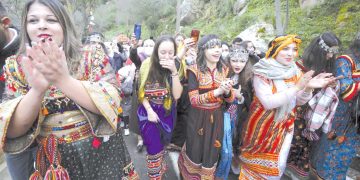 ينــاير.. عيـدٌ جامـع وثقافة متنوعّــة