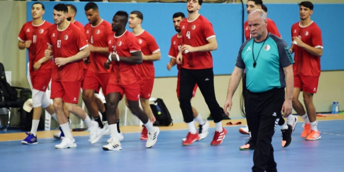 ”الخضـر” يضعون آخـر اللّمسـات قـبل بدايـة المنافسة