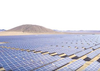 غارا جبيلات.. وتيرة متسارعة لإنجاز محطة للطاقة الشمسية