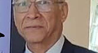 الكتـاب الورقـي.. ملاذ العمق في زمن التسطيح