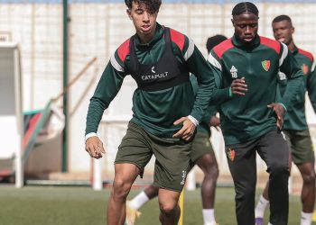 «العميـد» يواصل التحضـيرات في بريتوريا لمواجهة صن داونـــز