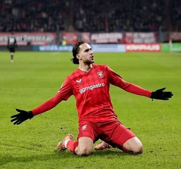 رامــز زروقـي يواصل التّألّـق مـع ناديه