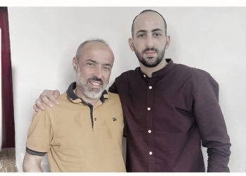 بــين تعافـي الابـن واستمـرار اعتقال الأب