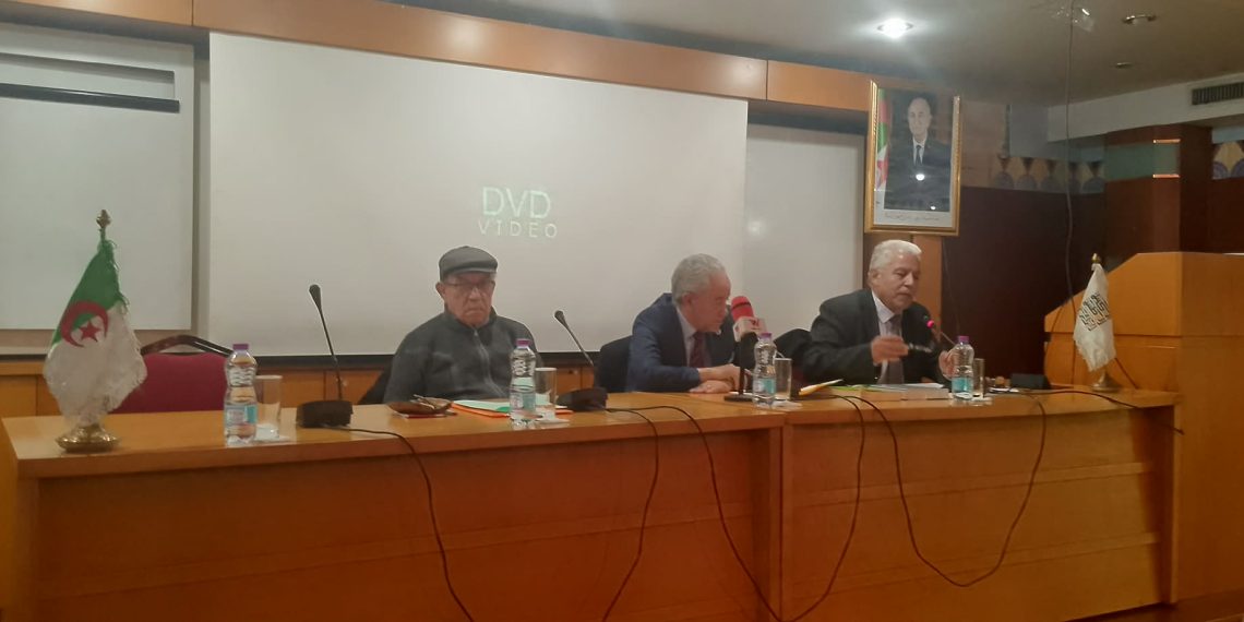 ثورة نوفمبر..  مدرسة الكفاح وملهمة شعراء العالم