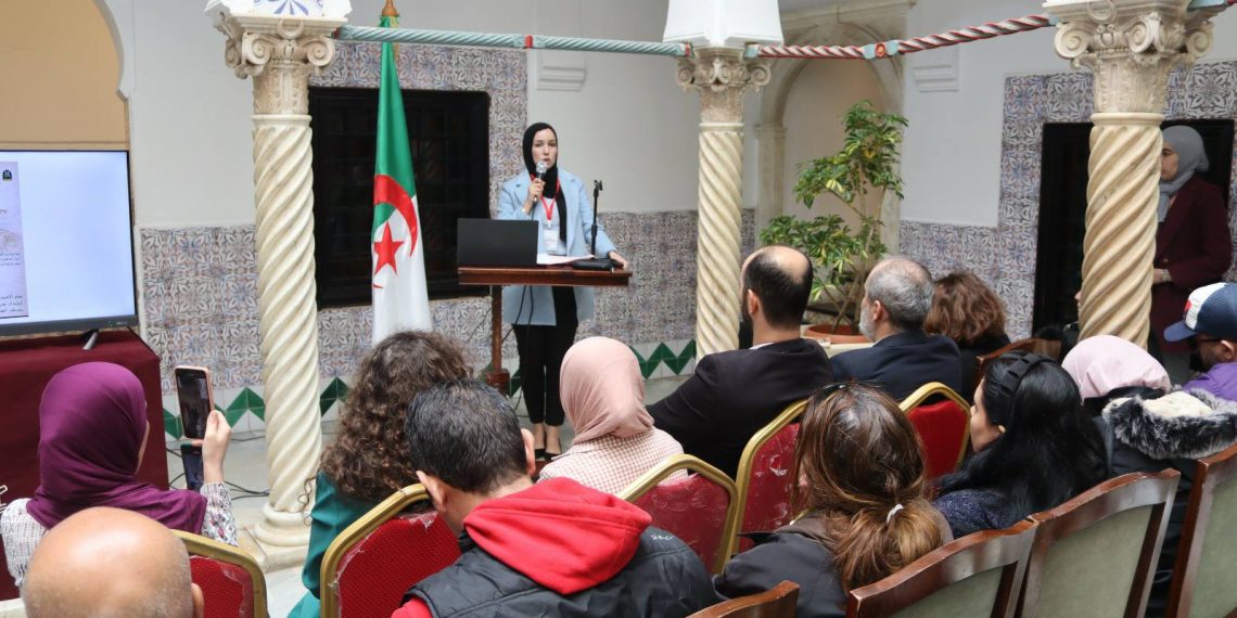 أضــواء علـى تقنيات الإرشاد بالمواقع التاريخيـة