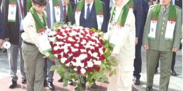 الجزائـر ستظـــل قويّـة شامخـة مهابـة الجانـب