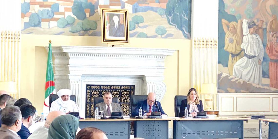 تعميق الإصلاحات السياسية لتكريس الحوكمة وترسيخ الحوار والتشاور