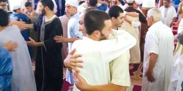 الجزائريّون يحتفلون بعيد الفطر المبارك